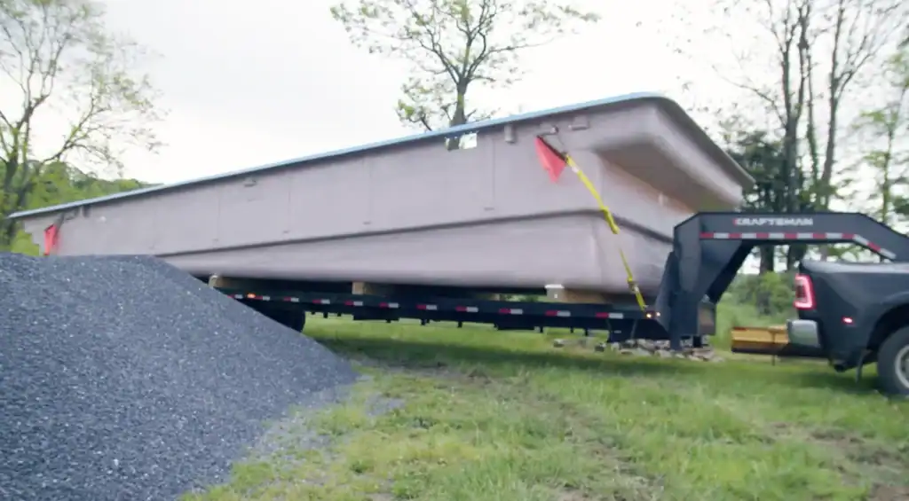 Fiberglass pool delivery